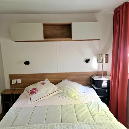 캠프장 Mobilhome N°222 : 3ch / 2sdb Dans 4* Gastes